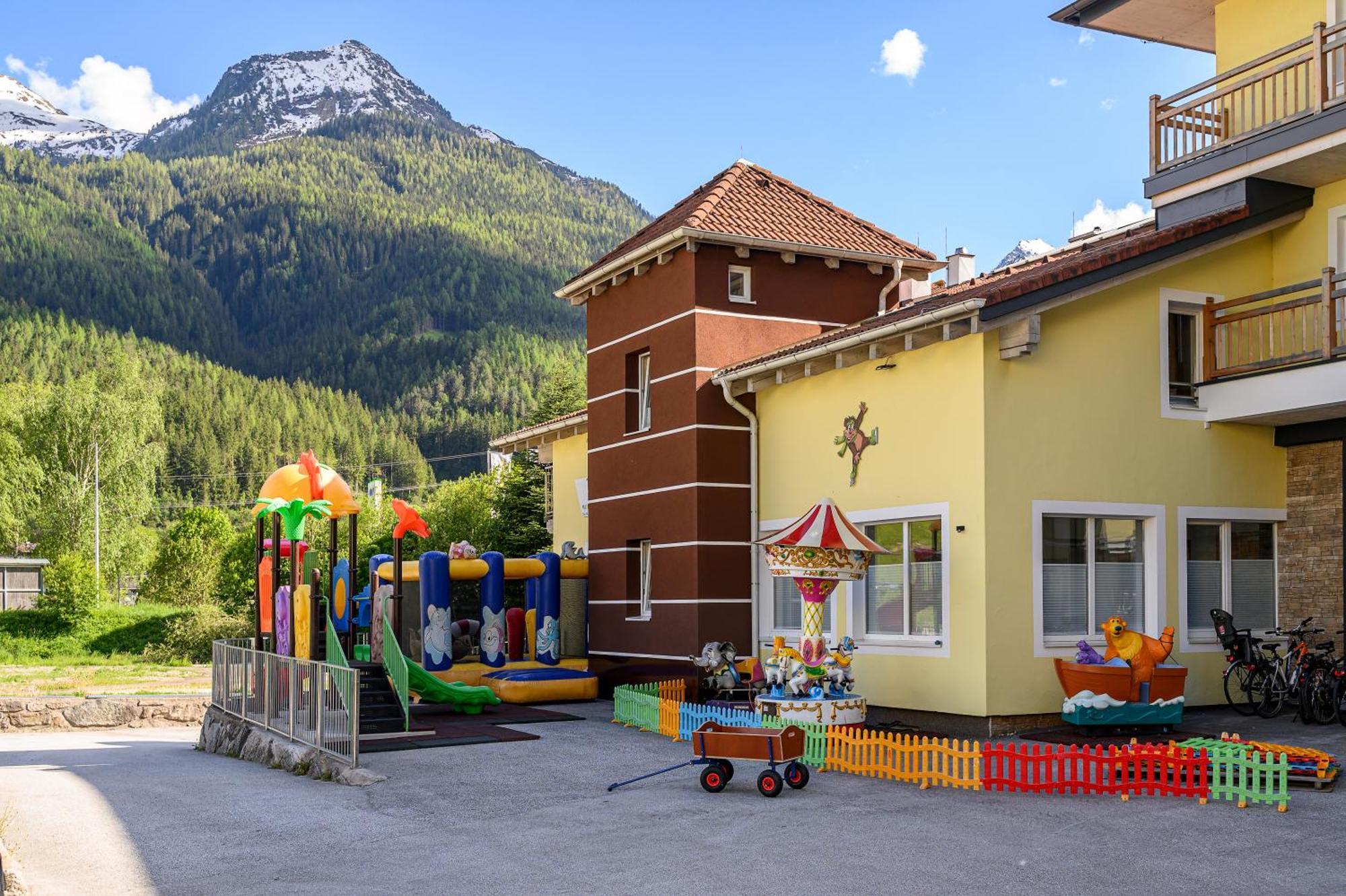 Hotel Der Wolkensteinbaer Bramberg am Wildkogel Exterior photo