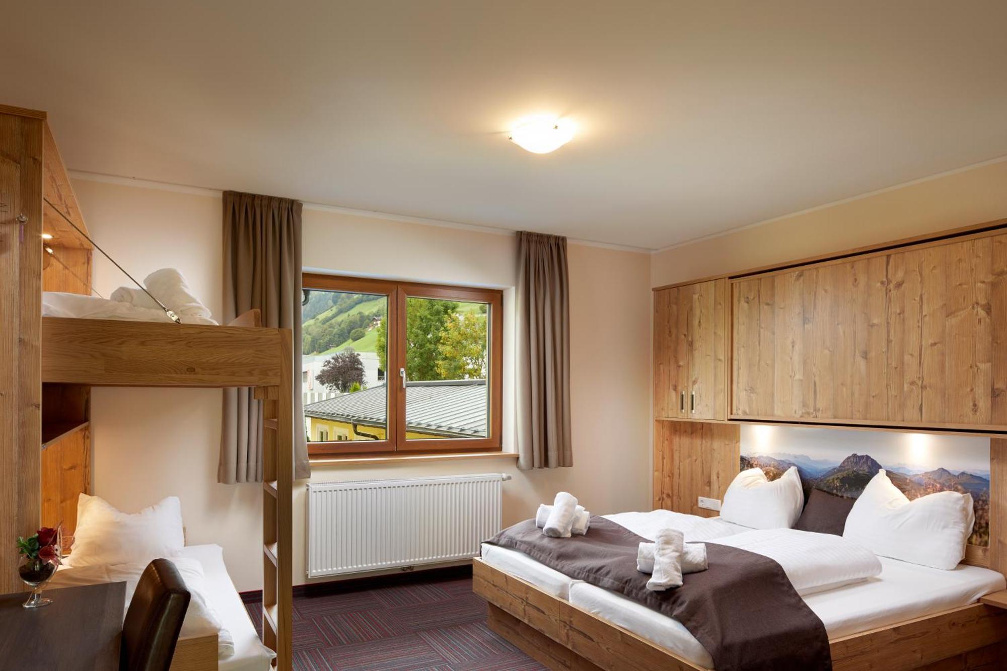 Hotel Der Wolkensteinbaer Bramberg am Wildkogel Exterior photo
